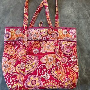 Large Red Paisley Vera Bradley Tote Bag -Like New!